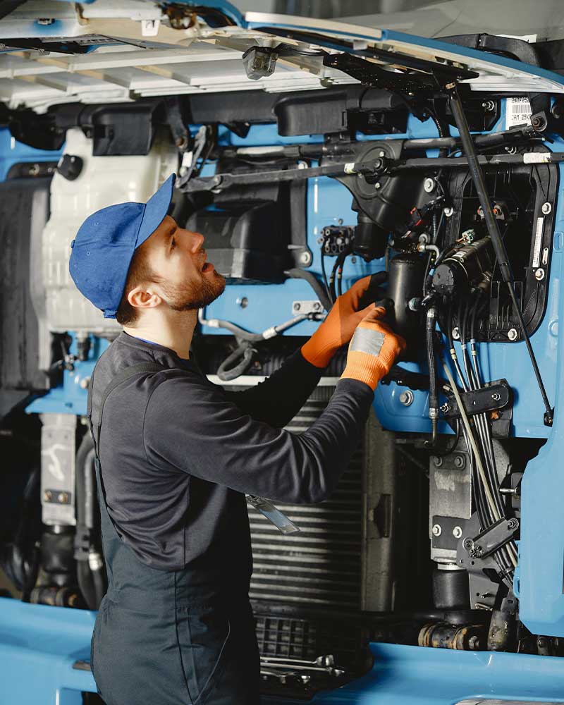 24/7 mobile truck repair services near in Holbrook, AZ